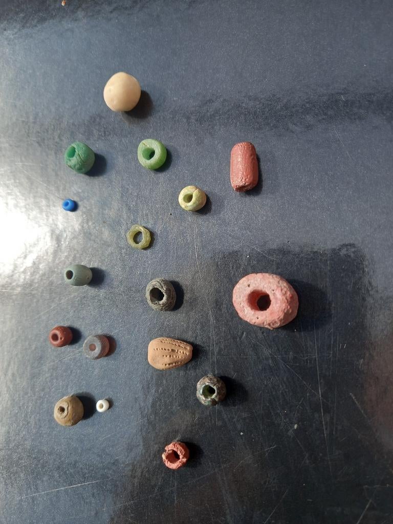 Unieke verzameling Romeinse en vroegmiddeleeuwse kralen, Ophalen of Verzenden