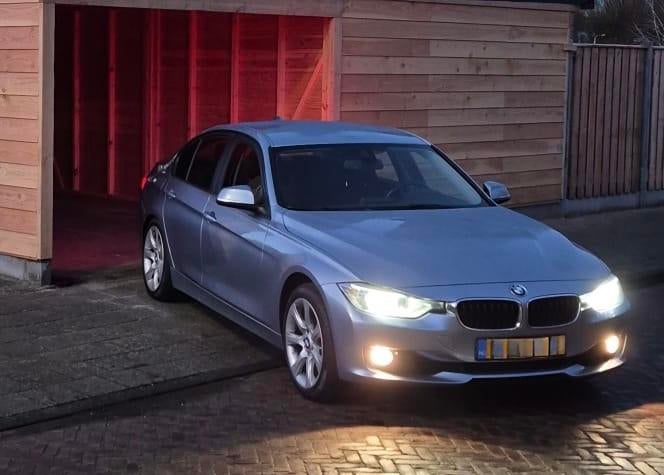 BMW 3-Serie | 328i | 2014, Auto's, BMW, 745 kg, Zwart, 4 cilinders, Blauw