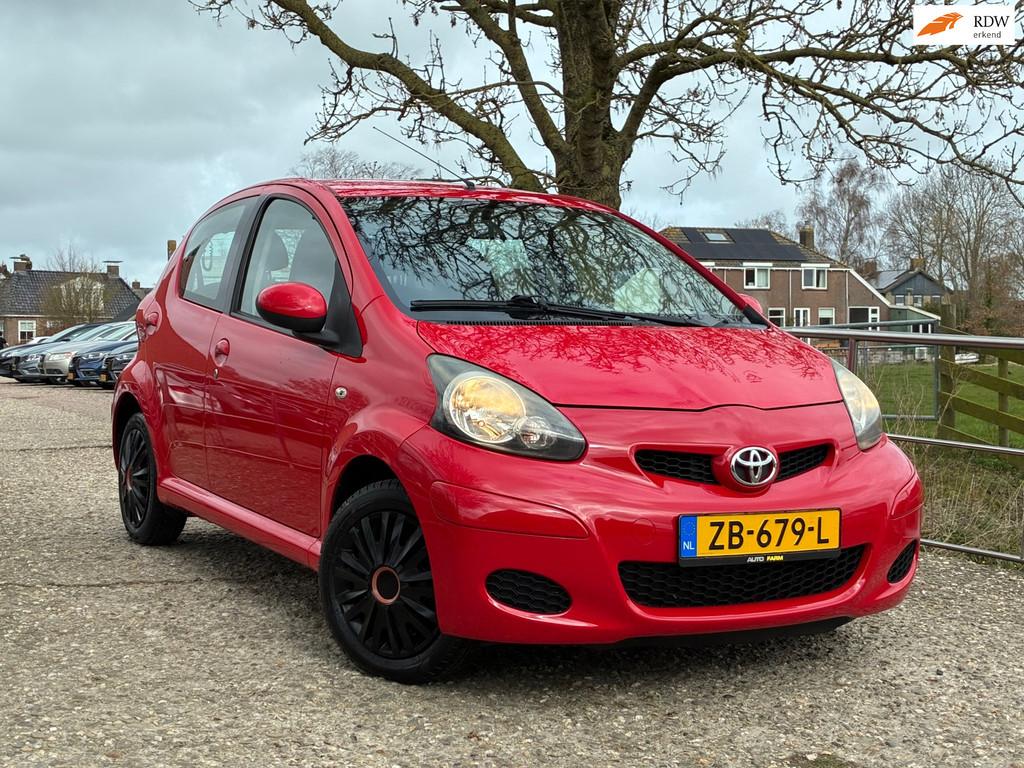Toyota Aygo 1.0-12V Access | 5-Deurs + Airco nu € 2.975,-!, Voorwielaandrijving, Euro 5, Stof, Gebruikt