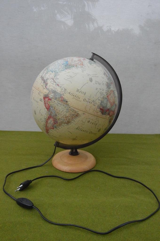 Deense Atmosphere wereldbol/ globe met verlichting houten vo, Ophalen of Verzenden, Verlicht, Gebruikt