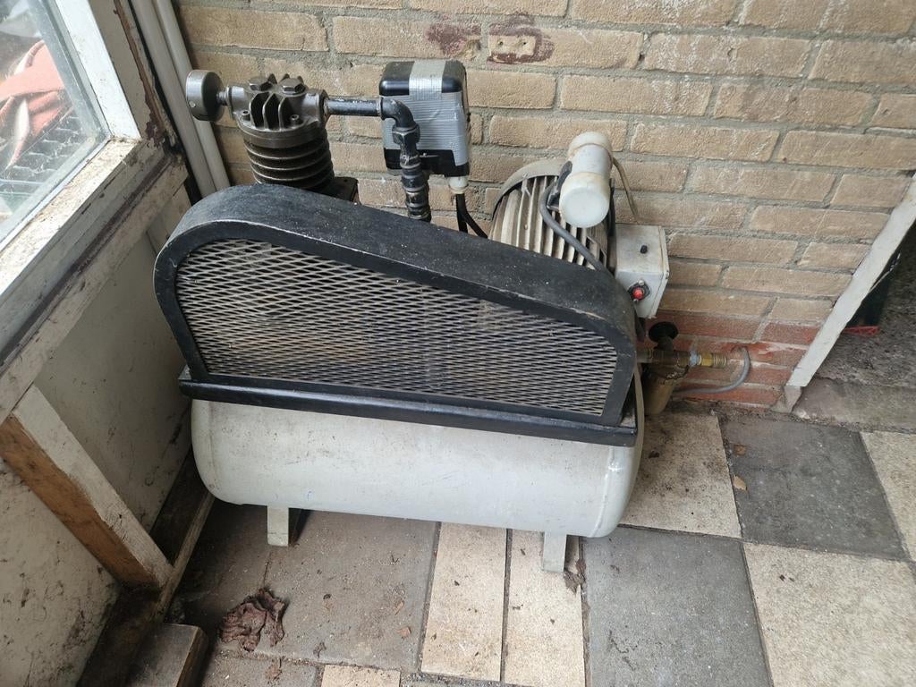 Grote zware compressor - Nagekeken nodig, 100 liter of meer, Ophalen, Gebruikt