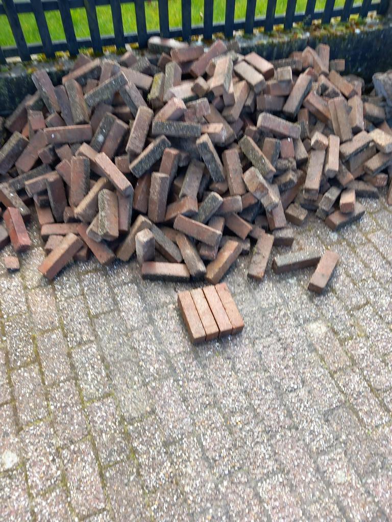 Gratis koppelstones en waaltjes, Tuin en Terras, Ophalen, Beton, Klinkers