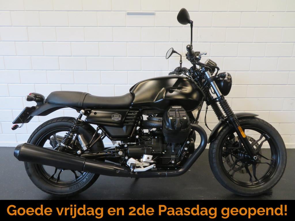 Moto Guzzi V7 STONE V 7 III PERFECT! (bj 2020), Motoren, Motoren | Moto Guzzi, Bedrijf, 749 cc, Naked bike