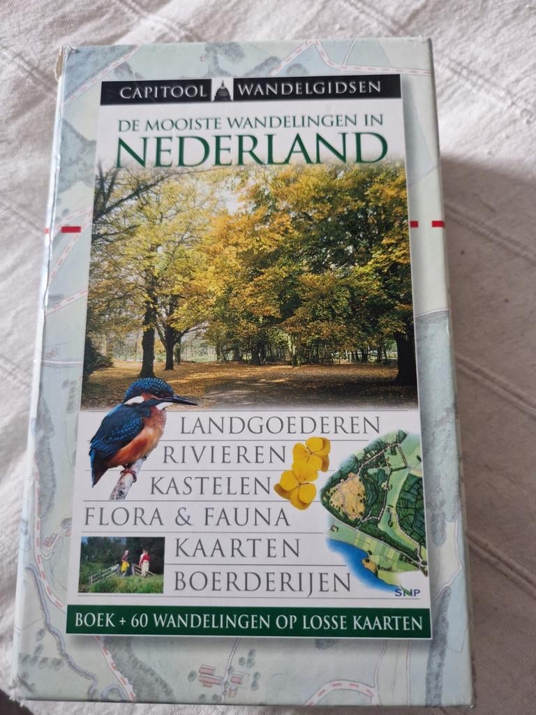 Capitool Wandelgidsen: De Mooiste Wandelingen in Nederland, Boeken, Capitool, Fiets- of Wandelgids, Ophalen of Verzenden, Zo goed als nieuw