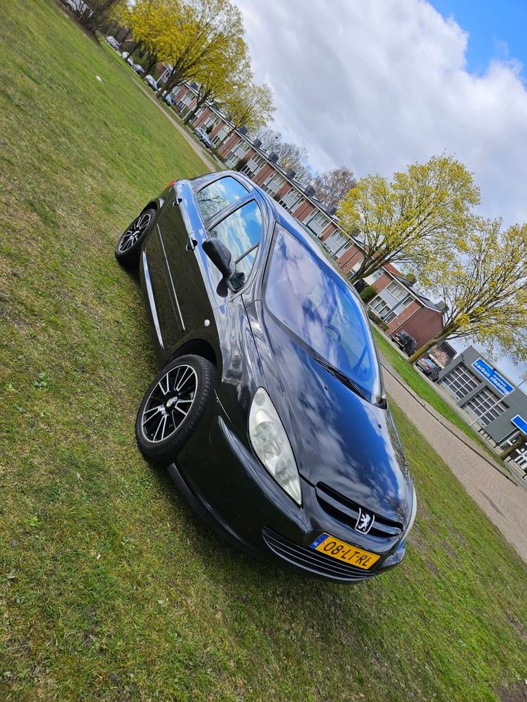 Peugeot 307 1.6 16V 5DRS 2003 Zwart, Auto's, Peugeot, Voorwielaandrijving, Zwart, 4 cilinders, Zwart