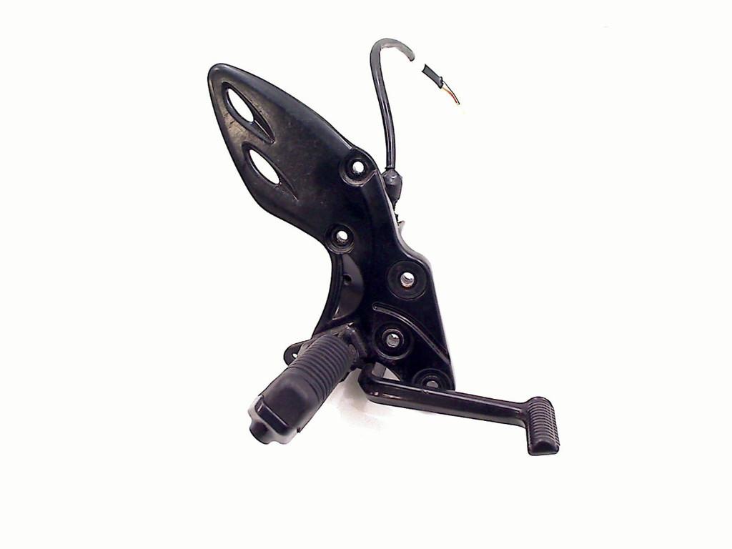 SCHETSPLAAT RECHTS VOOR Suzuki, Dhr. S. di Majo, Gebruikt, Info@cama-motorparts.nl, P.J. Troelstraweg 8 8
3144 CX  MAASSLUIS, NL