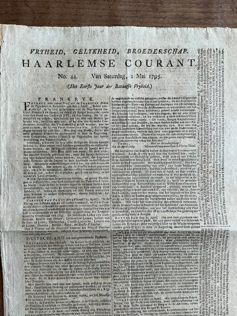 Haarlemse courant  zaterdag 2 mei  1795 Bataafse replubliek, Verzamelen, Tijdschriften, Kranten en Knipsels, Krant, 1980 tot heden