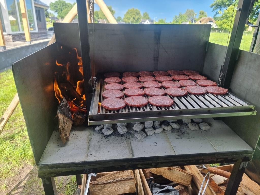 Argentijnse grill, Tuin en Terras, Houtskoolbarbecues, Ophalen, Zo goed als nieuw, Onbekend