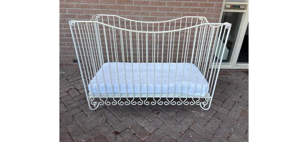 Babybedje / ledikant / kinderledikant, Ophalen, Gebruikt, Ledikant