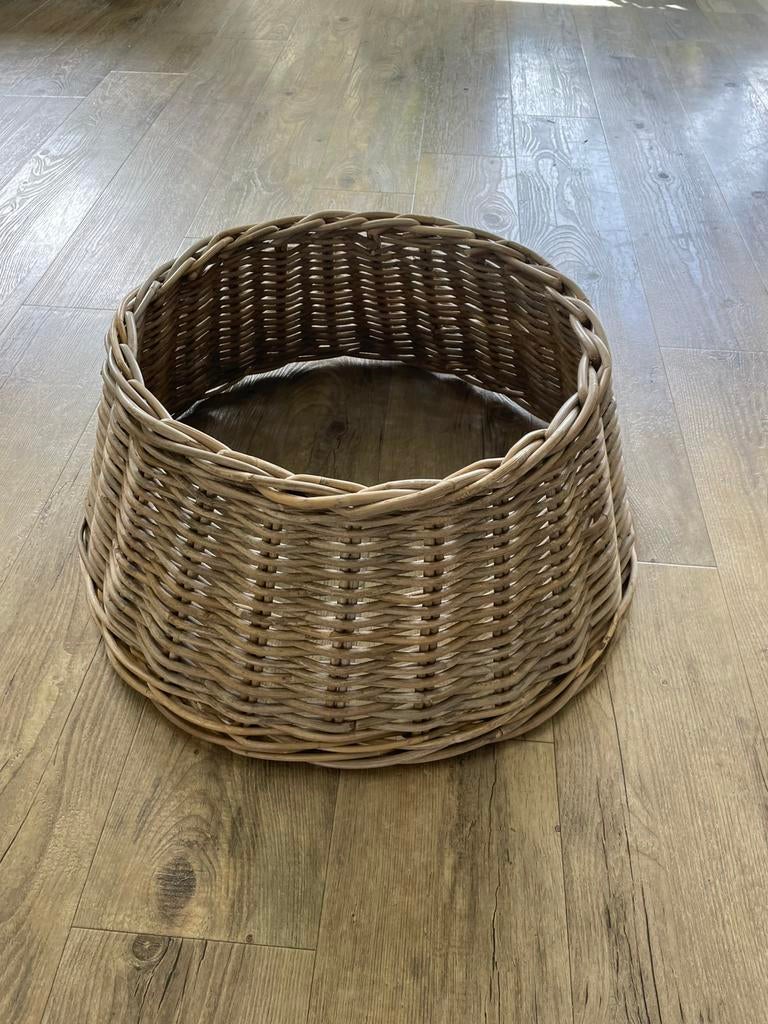 Rotan krans kerstboomvoet, Diversen, Ophalen of Verzenden, Zo goed als nieuw