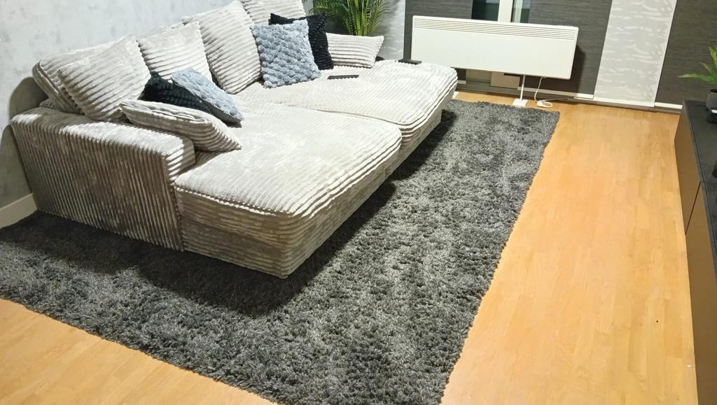 Hoogpolig vloerkleed. Donkergrijs, Ophalen, Nieuw, Minder dan 10 m², Grijs