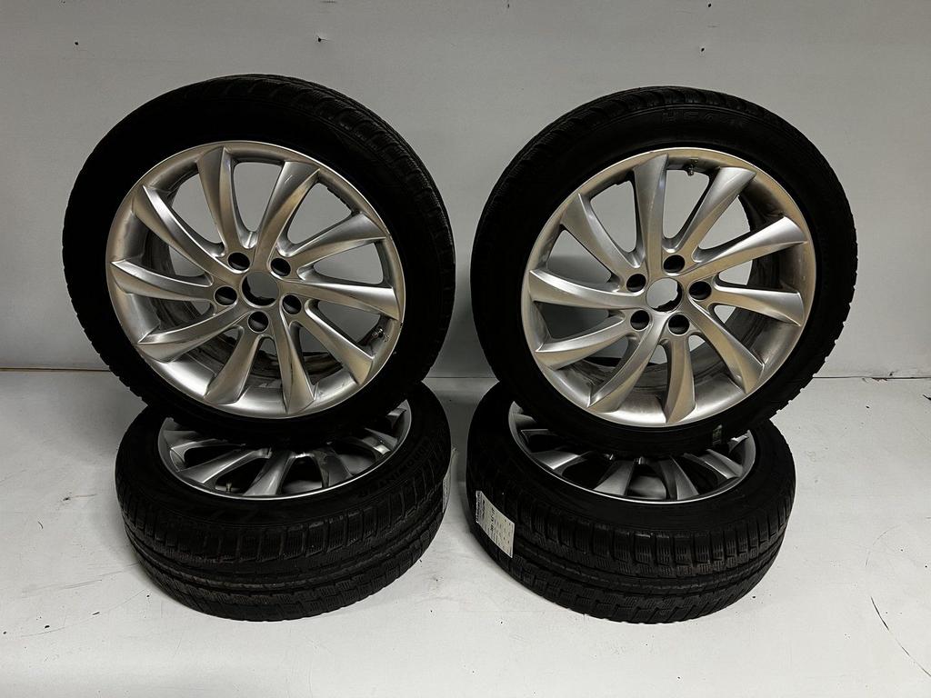 Alfa Giulietta winterset 17 inch velgen 225/45R17, Ophalen, Gebruikt, -, -