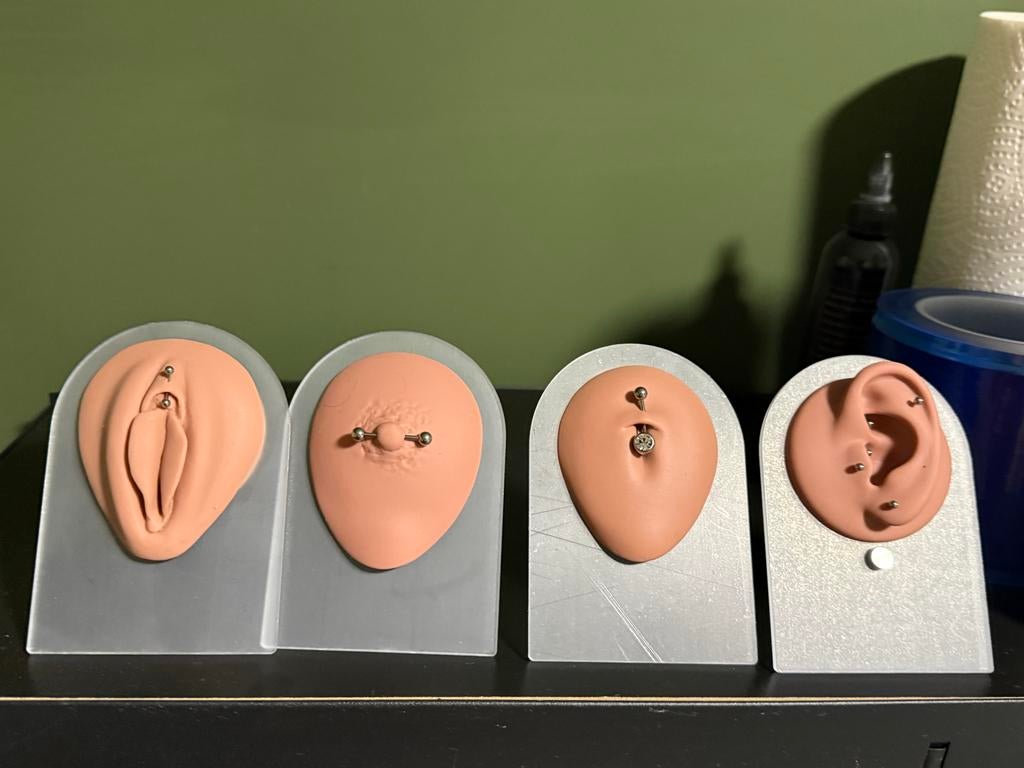 Oefenhuid voor piercings - Diverse lichaamsdelen, Sieraden, Tassen en Uiterlijk, Piercings, Nieuw, Overige typen, Overige materialen