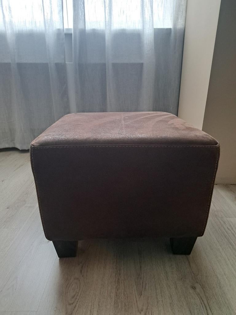 Suede poef izgst, Ophalen of Verzenden, Minder dan 50 cm, Minder dan 50 cm