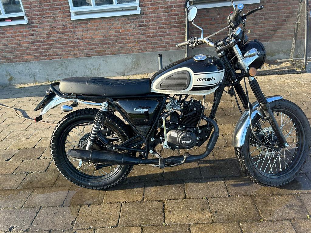 Mash 50 Scrambler - Splinternieuw, slechts 600km!, Fietsen en Brommers, Brommers | Overige merken, Ophalen