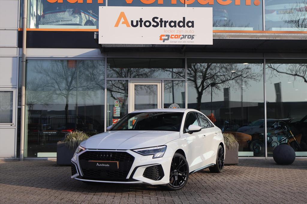 Audi A3 Limousine 30 S-Line TFSI 110pk | Virtual | Navigatie, Gebruikt, Met garantie (alle), Leder en Stof, Origineel Nederlands