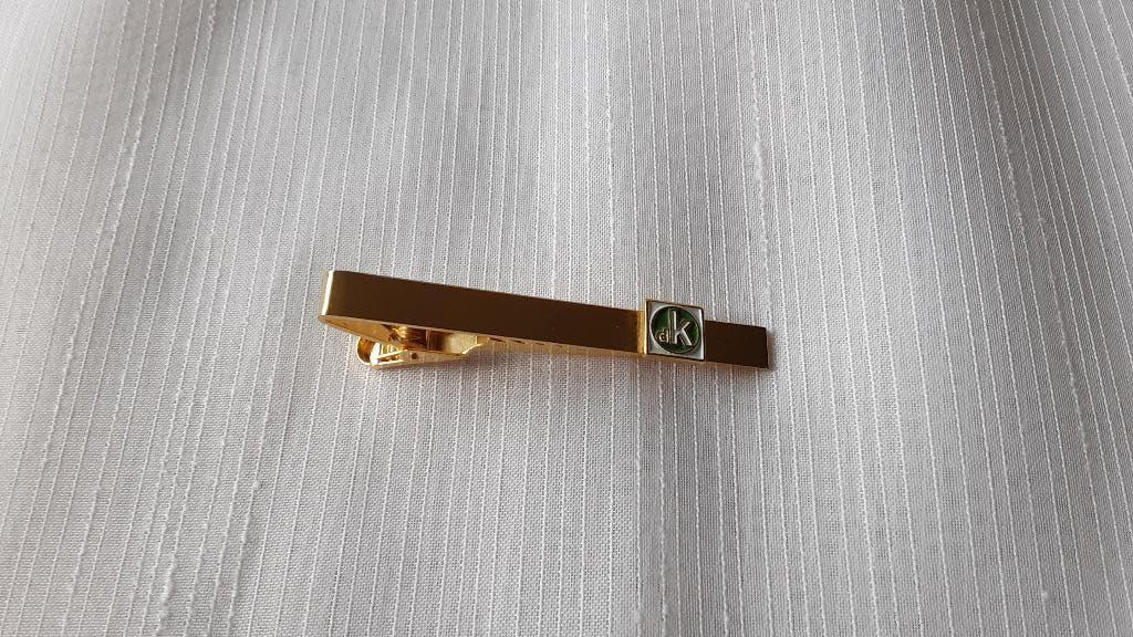 broche clip, goudkleurig, stropdas, sjaal (54), Overige materialen, 4 tot 7 cm, Ophalen of Verzenden, Zo goed als nieuw