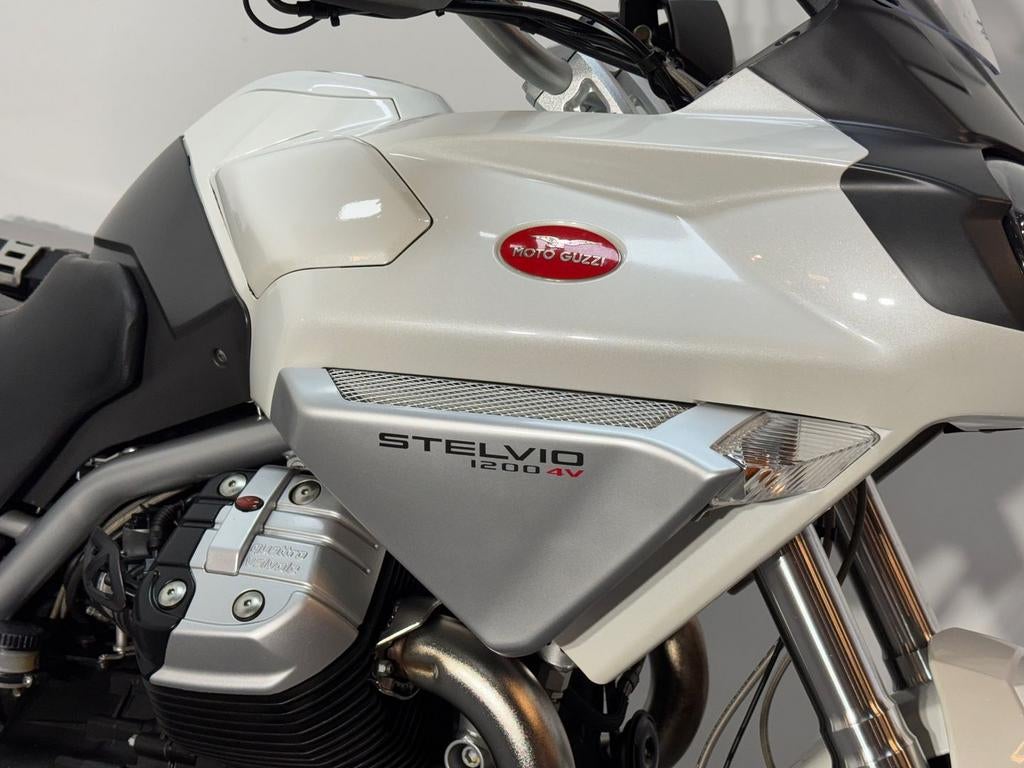 MOTO GUZZI STELVIO 1200 ABS (bj 2010) - foto 2