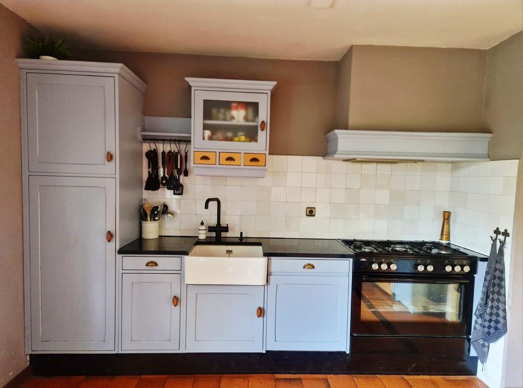 Landelijke maatwerk keuken met natuurstenen blad, Huis en Inrichting, Keuken | Complete keukens, Gebruikt, Blauw, Graniet of Steen