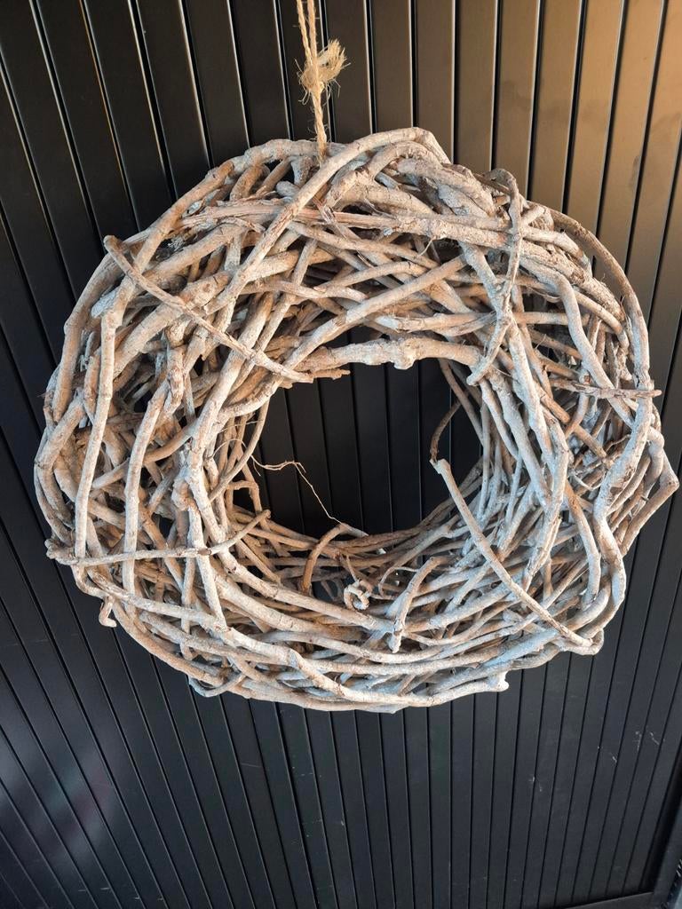 Grote krans van takjes met ophangtouw, ca. 45cm, Ophalen of Verzenden, Zo goed als nieuw