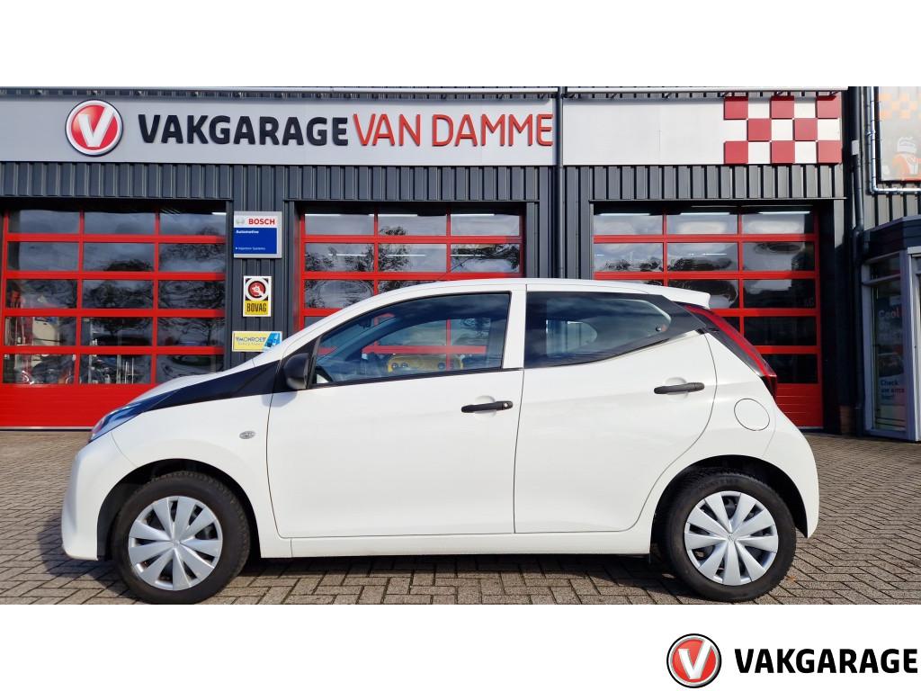 Toyota Aygo 1.0 VVT-i x-fun (bj 2020), Gebruikt, Euro 6, 4 stoelen, Wit