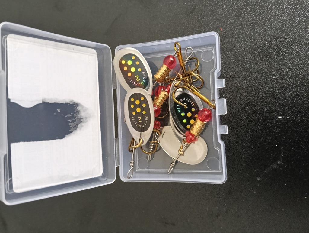 Box met 5 stuks kunstaas blinkers spinners, Ophalen of Verzenden, Nieuw, Haak