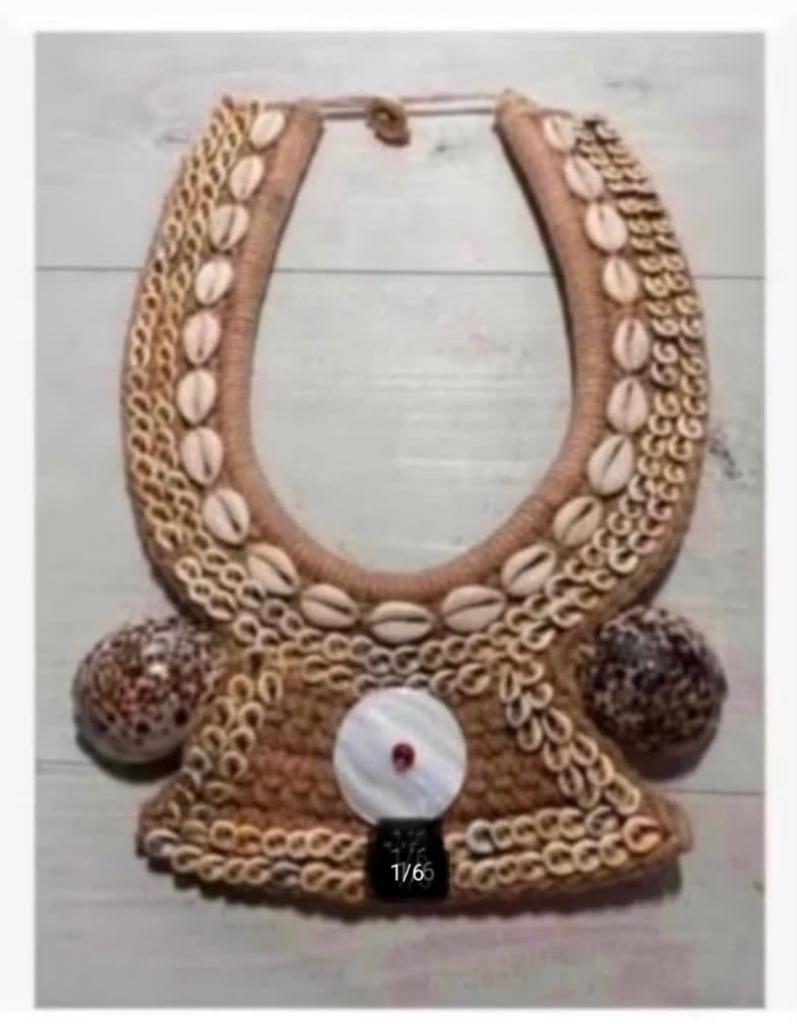 Prachtige schelpen touw ketting Papoea, muur deco, Antiek en Kunst, Ophalen of Verzenden