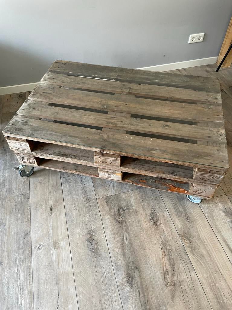 Salontafel van 2 pallets met glasplaat en wielen, Ophalen, Gebruikt, 100 tot 150 cm, 50 tot 100 cm