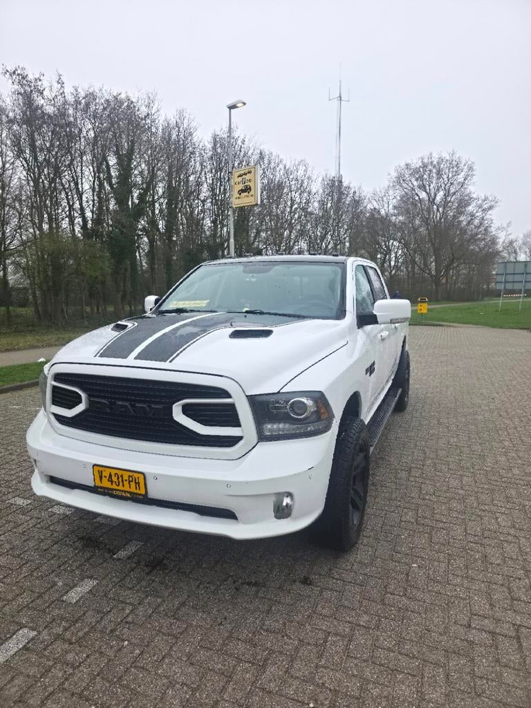 Dodge RAM 2018, Auto's, Bestelauto's, Automaat, 2458 kg, Zwart, 5654 cc