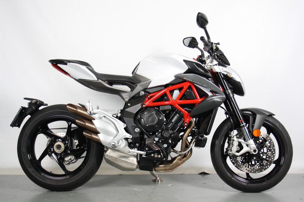 MV Agusta BRUTALE 800 (bj 2016), Motoren, Motoren | MV Agusta, Info@motomotive.nl, Bedrijf, Meer dan 35 kW, Capellestraat 7
4571PX  Axel, NL