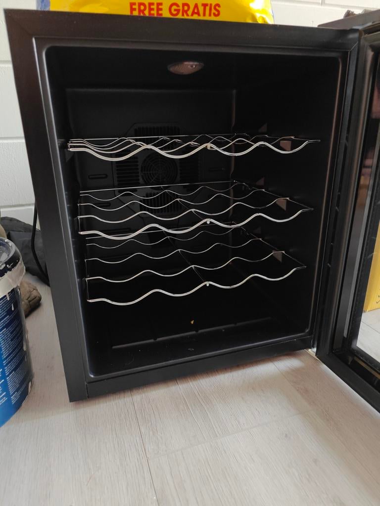 Wijnkoeler voor 16 flessen, Ophalen