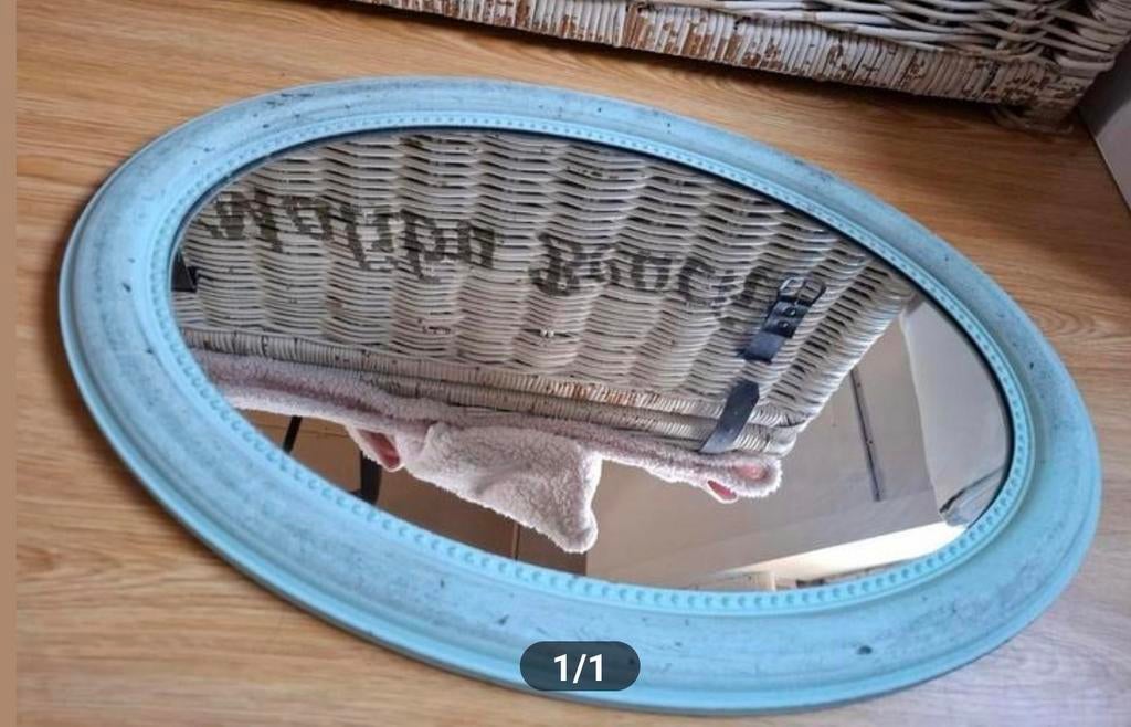 Charmante groene brocante spiegel - Ovaal, Ophalen of Verzenden, Ovaal, Minder dan 50 cm, Minder dan 100 cm