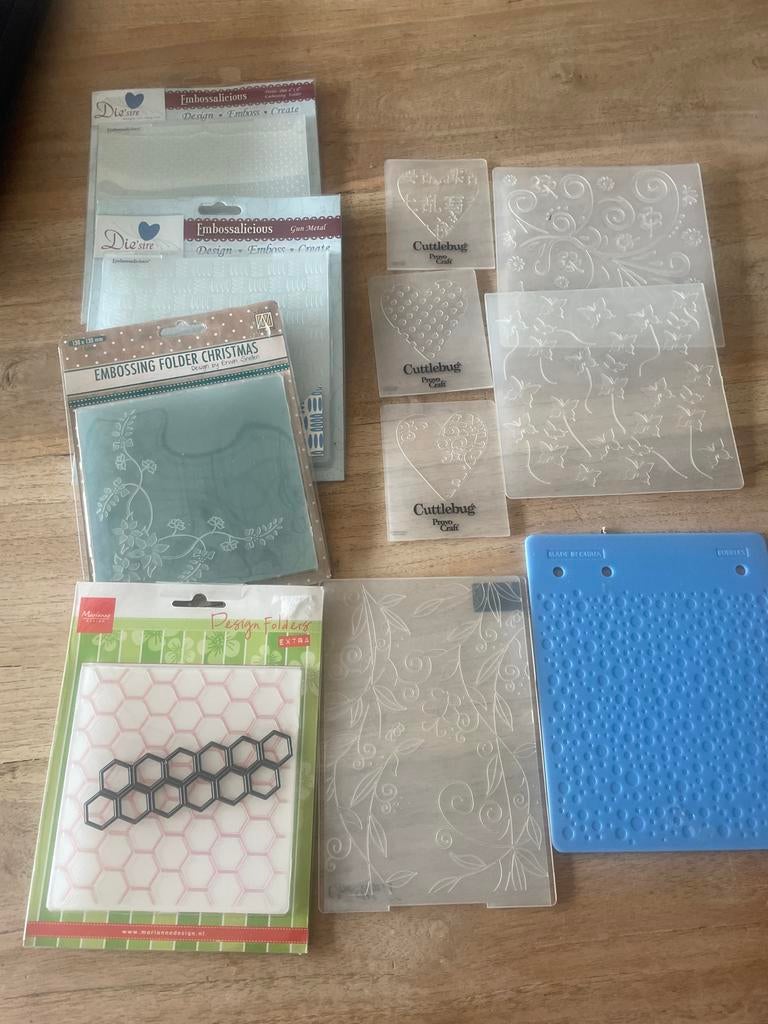Diverse Embossing Folders en Cuttlebug Platen, Ophalen of Verzenden, Zo goed als nieuw, Gereedschap of Toebehoren