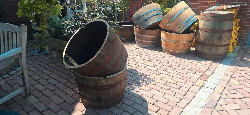 Wijnvaten whiskyvaten bloembak 70€, Tuin en Terras, Bloembakken en Plantenbakken, Ophalen of Verzenden, Rond, Hout