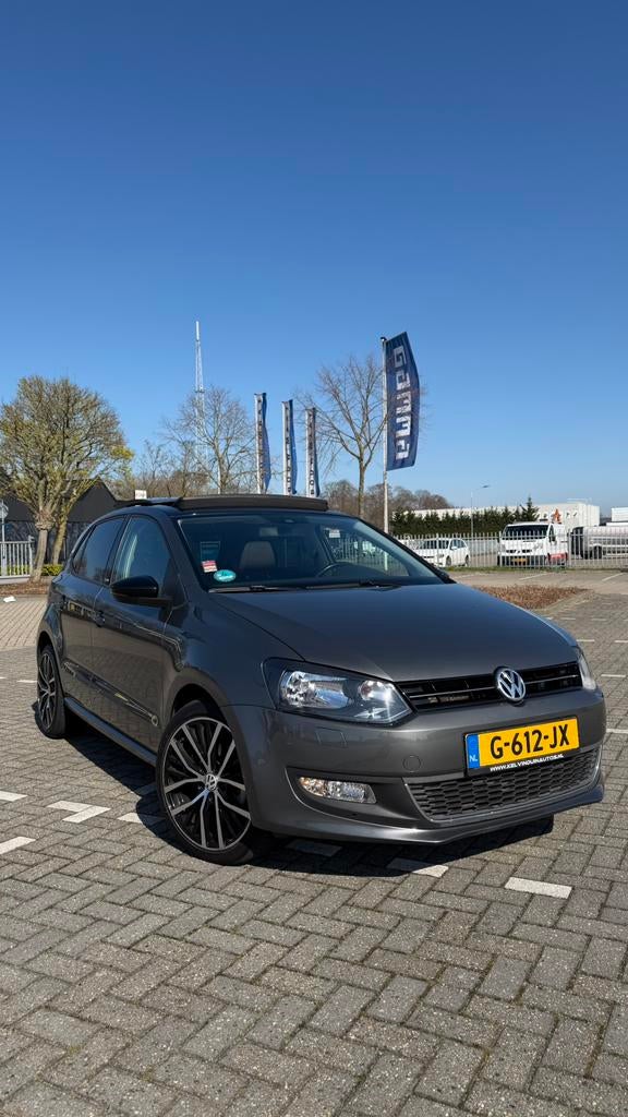 Volkswagen Polo 1.2 TSI 105pk PANO stoelverw cruise, Auto's, Volkswagen, Zwart, 1199 cc, Alcantara, Particulier