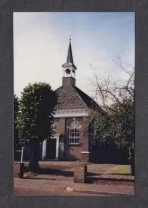 Foto Gieterveen Ned. Herv. Kerk Jaren 80 (2)., 1980 tot heden, Foto, Ophalen of Verzenden, Zo goed als nieuw