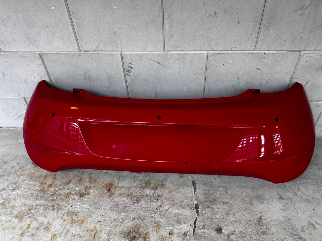 Opel Karl Achterbumper Rood - Artikelnummer 42346897, Auto-onderdelen, Carrosserie en Plaatwerk, Ophalen, Gebruikt, Opel, Achter