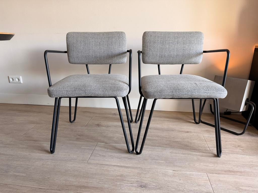 Twee NOUS eetkamerstoelen, Ophalen, Gebruikt, Grijs, Twee