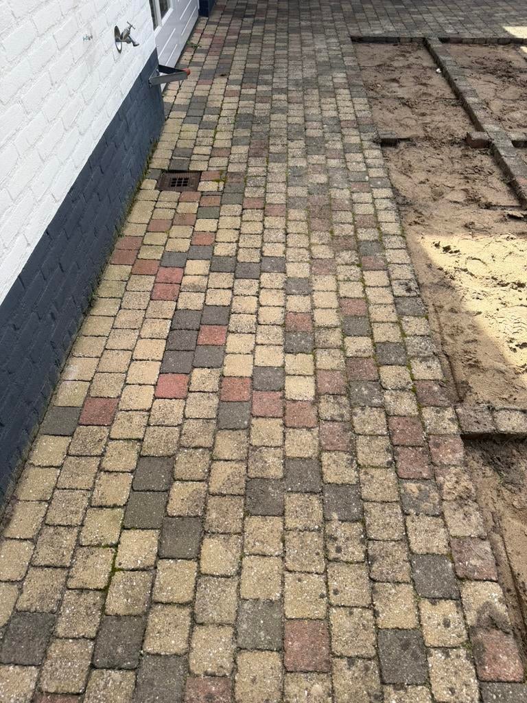 GRATIS klinkers / waaltjes – zelf eruit halen (z.s.m.), Tuin en Terras, Tegels en Klinkers, Ophalen, Gebruikt, Overige typen, 10 m² of meer