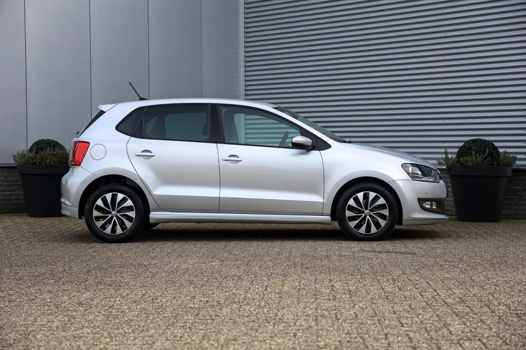 Volkswagen Polo Tsi 95pk Connected Series 5drs NAP|Navi|PDC, Voorwielaandrijving, Stof, Navigatiesysteem, Origineel Nederlands