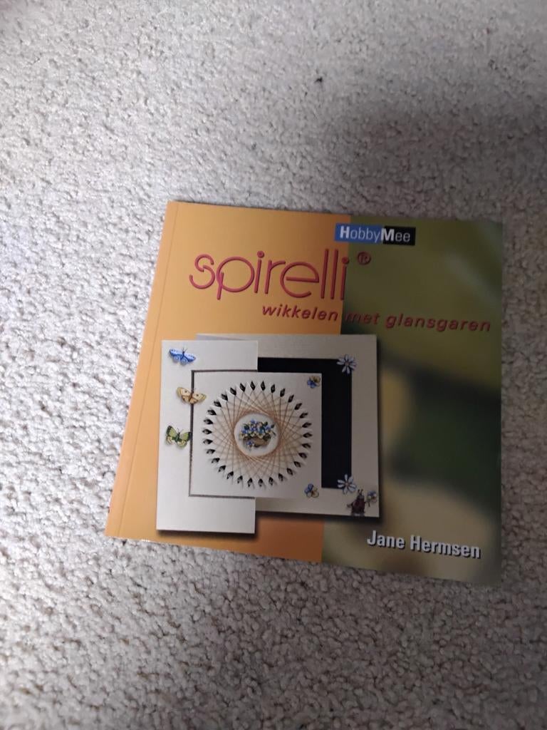 Spirelli wikkelen met glansgaren boek en kaarten, Hobby en Vrije tijd, Kaarten | Zelf maken, Ophalen of Verzenden