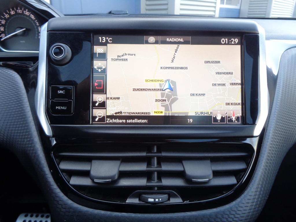 Peugeot 208 1.2 PureTech GT-line 110PK Automaat Clima Cruise, Auto's, Peugeot, Gebruikt, Euro 6, 1199 cc, Bedrijf