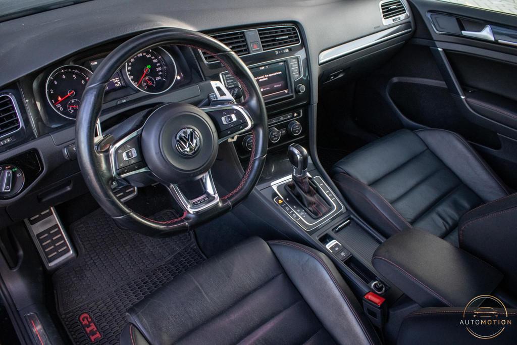 Volkswagen Golf 2.0 TSI GTI Performance PANO CAMERA LEDER EL, Stof, Zwart, 4 cilinders, 1445 kg