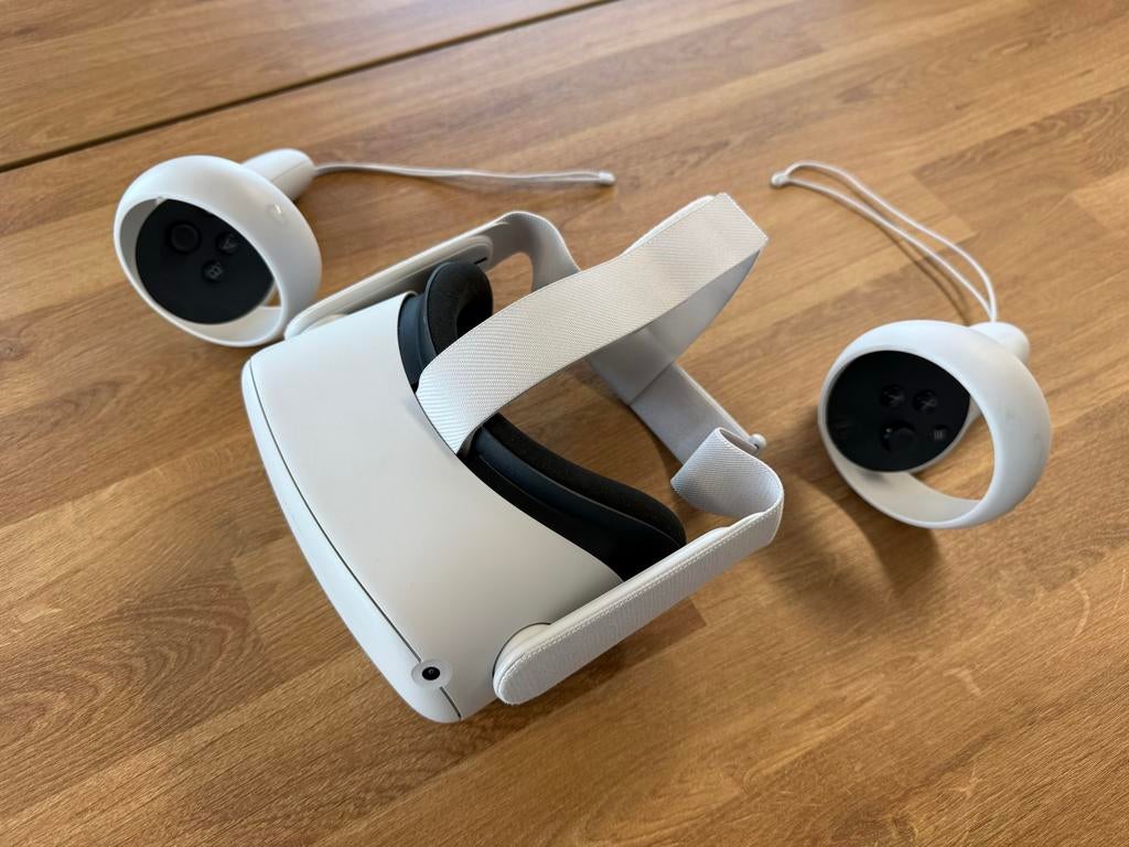 Meta Quest 2 VR-bril met controllers, Ophalen, Gebruikt, VR-bril, Overige platformen