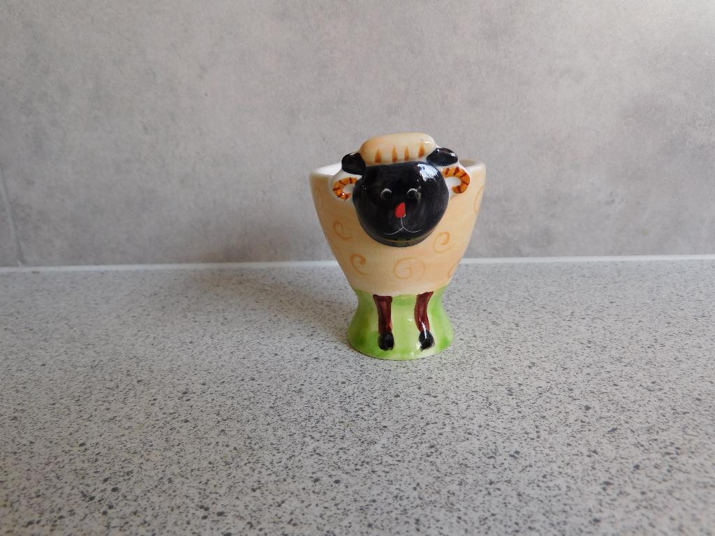 Eierdop Zwart Schaap Handpainted, Huis en Inrichting, Keuken | Servies, Keramiek, Ophalen of Verzenden, Zo goed als nieuw, Overige stijlen