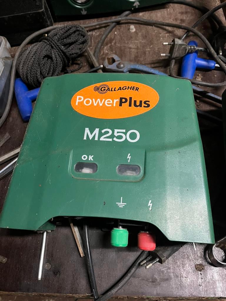 Schrikdraadapparaat Gallagher Powerplus M250, Dieren en Toebehoren, Stalling en Weidegang