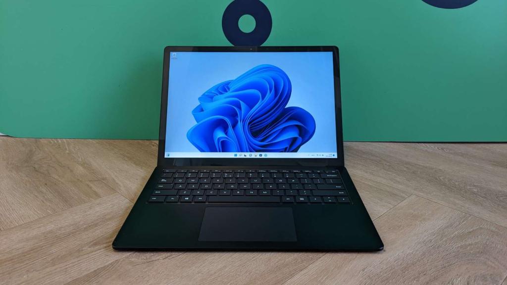 11x Microsoft Surface Laptop 6 - Core Ultra U7 / 16GB / 256, Computers en Software, Windows Laptops, Niet ingevuld, Qwerty, Niet ingevuld