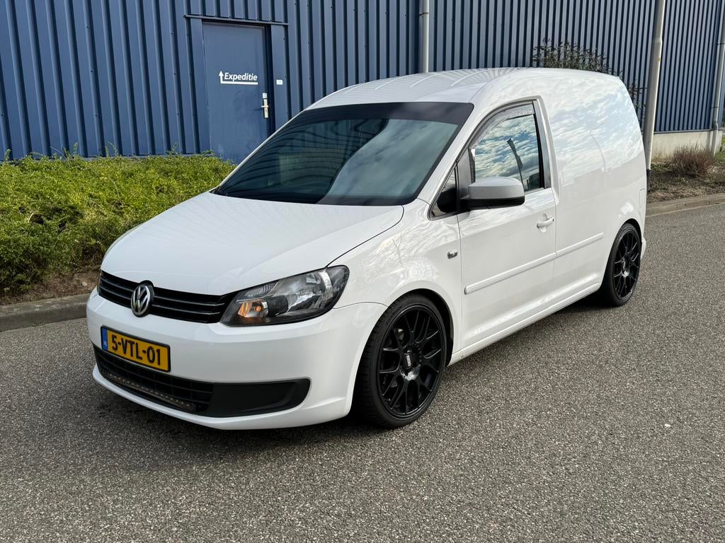 Zeer mooie Volkswagen Caddy 2012 euro 5 marge, Euro 5, 74 pk, Zwart, 4 cilinders