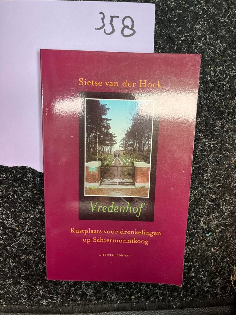 Vredenhof: Rustplaats voor drenkelingen op Schiermonnikoog, Ophalen of Verzenden, 20e eeuw of later, Zo goed als nieuw