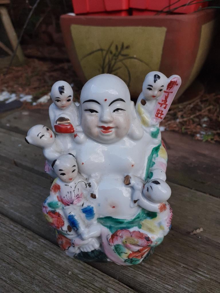 Porseleinen "Geluksboeddha met Kinderen Beeldje", Ophalen of Verzenden